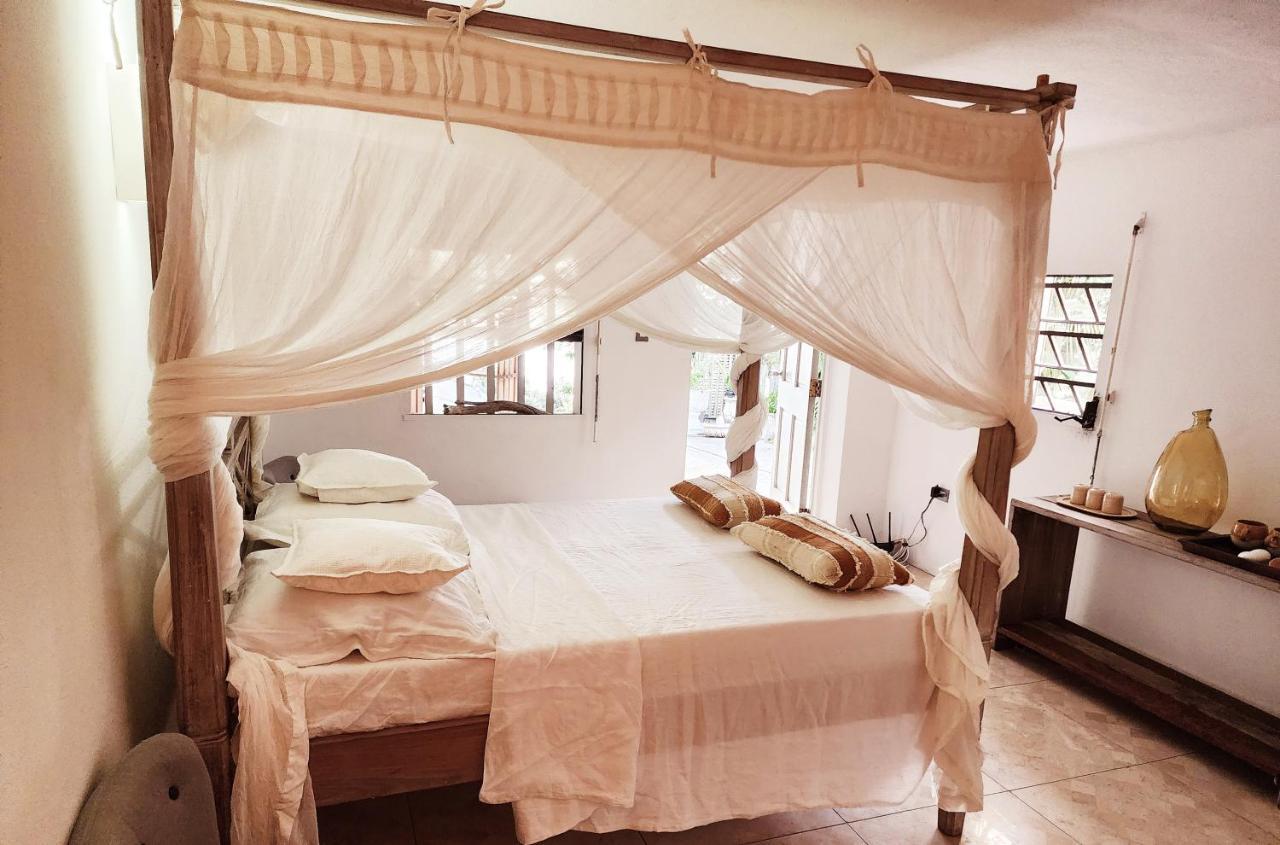 Perle Stone Studio- Bed And Breakfast Simpson Bay Buitenkant foto